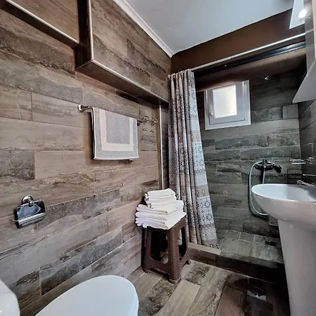 Evmorfia's The Beauty Of Simplicity Apartamento