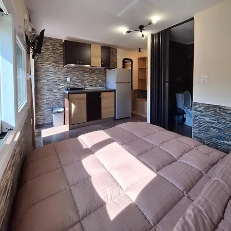 Evmorfia's The Beauty Of Simplicity Skála Marión