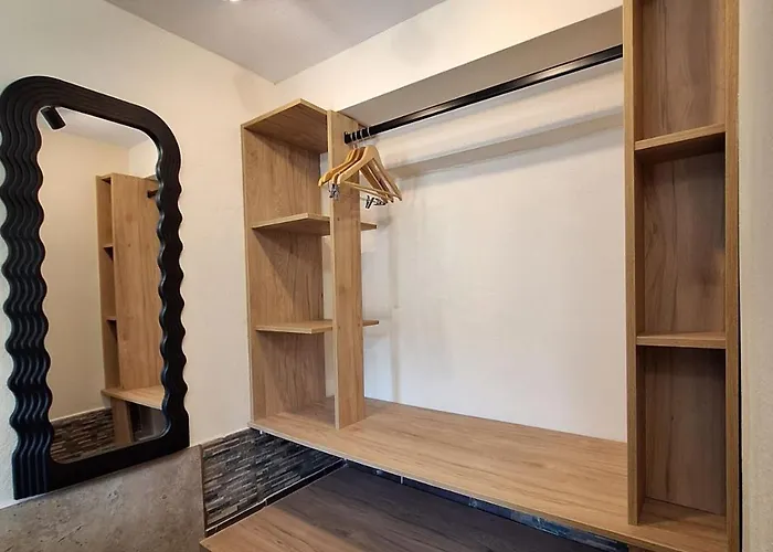 Evmorfia's The Beauty Of Simplicity Skála Marión